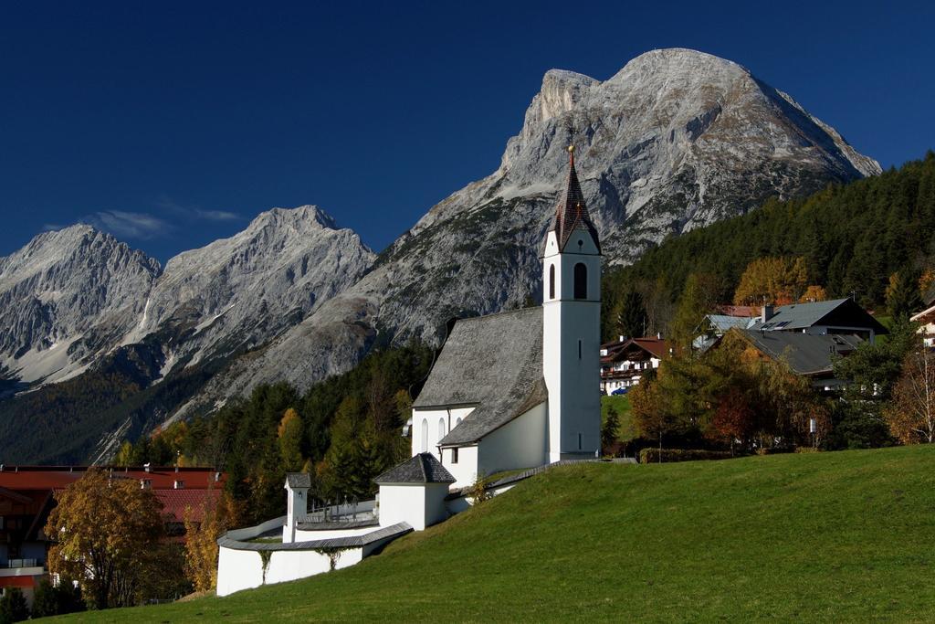 Haus Lukas Bed and Breakfast Seefeld in Tirol Exteriör bild